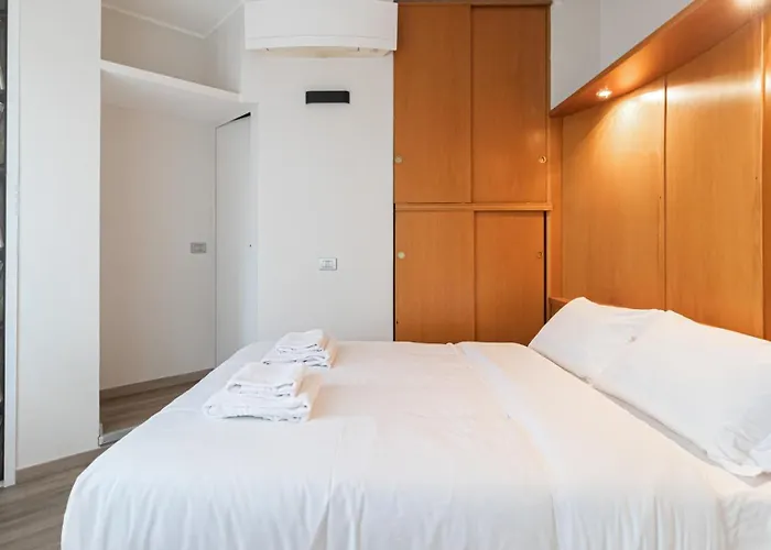 Italianway Easy - Gian Galeazzo 7 Appartement *